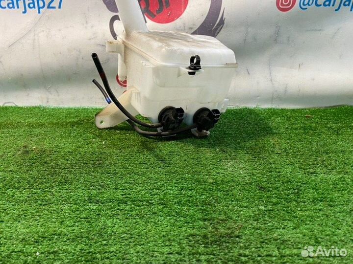 Бачок омывателя (1) Toyota Ractis NCP125 1NZ 2014