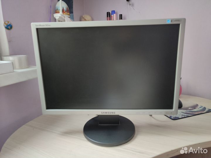 Монитор 18 дюймов Samsung