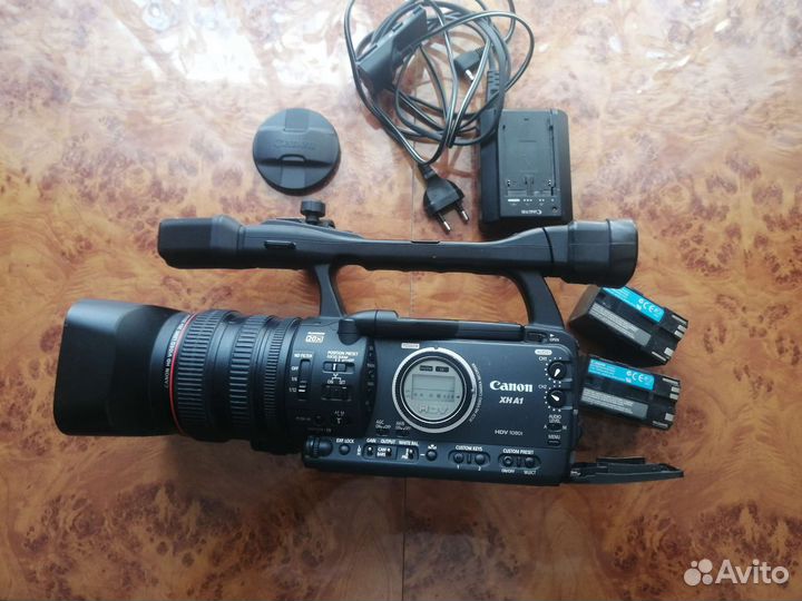 Видеокамера canon