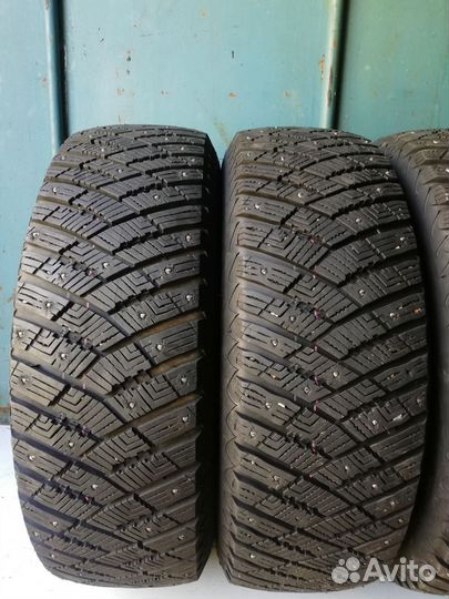 Goodyear UltraGrip Ice Arctic SUV 225/65 R17