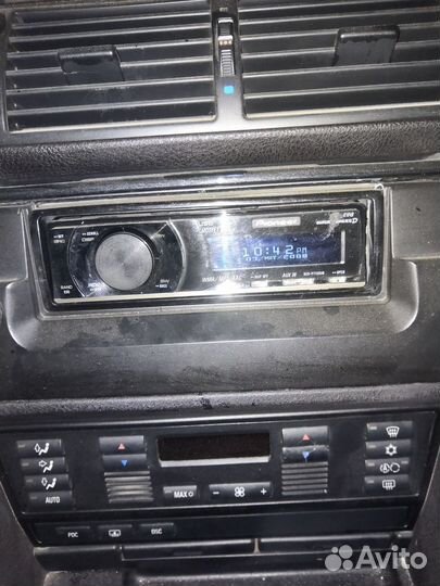 Пионер черно-белый