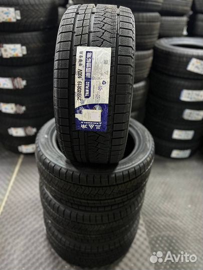 Triangle Snowlink PL02 255/40 R19 100V