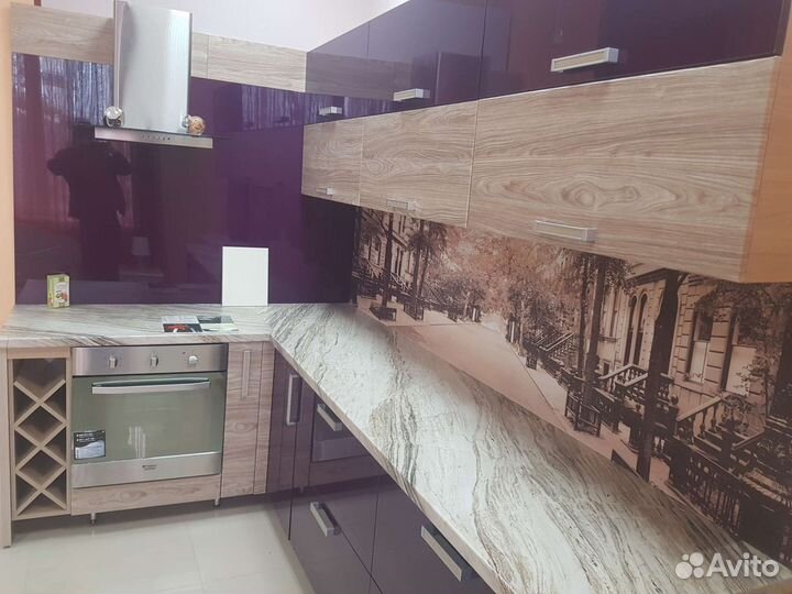 Кухонный гарнитур выставочный образец