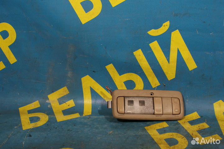 Плафон с кнопкой люка Toyota Corolla E11