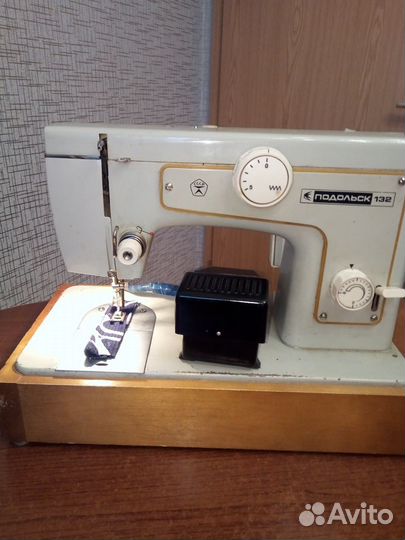 Швейная машина 