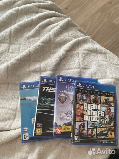 Sony playstation 4 slim