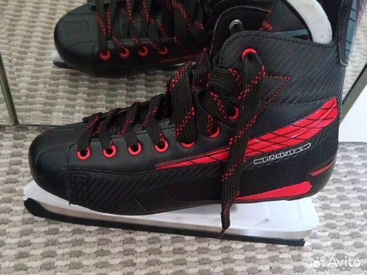 Коньки хоккейные