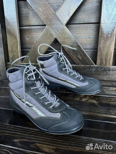 Демисезонные женские ботинки Ecco 37 р-р