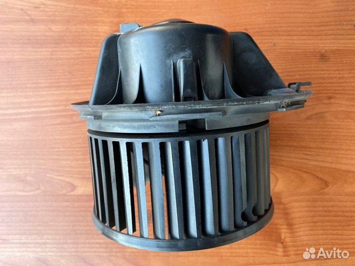 Моторчик печки Vw Golf 5+ BSE 2009