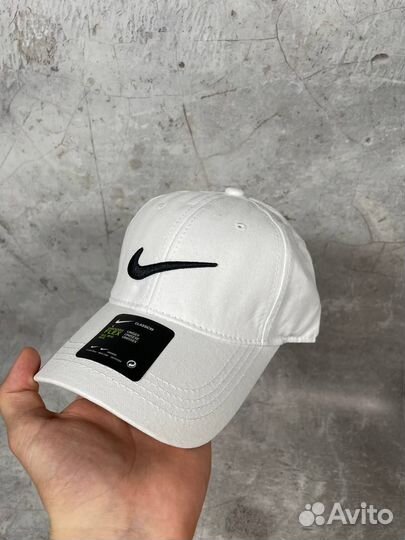 Кепка Nike белая