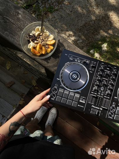 Dj контролер pioneer ddj rb