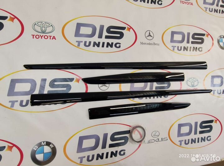 Молдинги на двери Тойота Камри 70 любой цвет