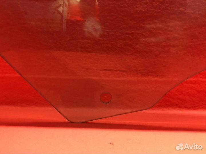 Стекло двери переднее правое Opel Astra J A16XER