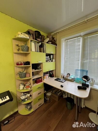 Набор мебели. Шкаф. Стол