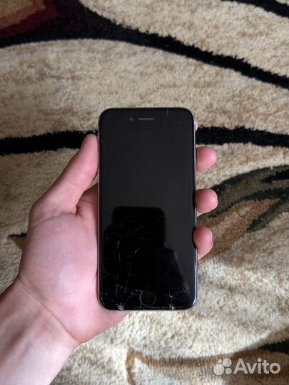 Телефон iPhone 6