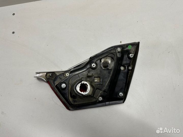 Фонарь внутренний задний левый Toyota Camry V55