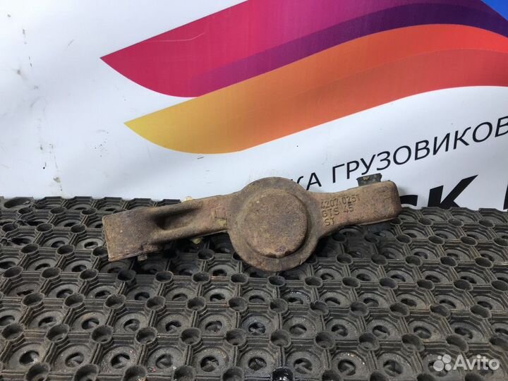 Кронштейн торсиона кабины Renault Major