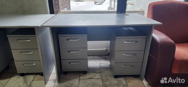 Письменный стол