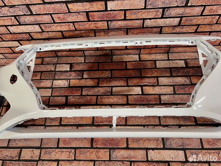 Бампер передний на Hyundai Solaris 2017-2020 белый