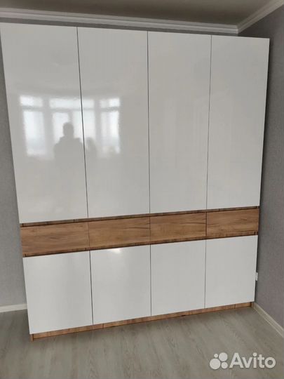 Шкаф высокий в наличии новый