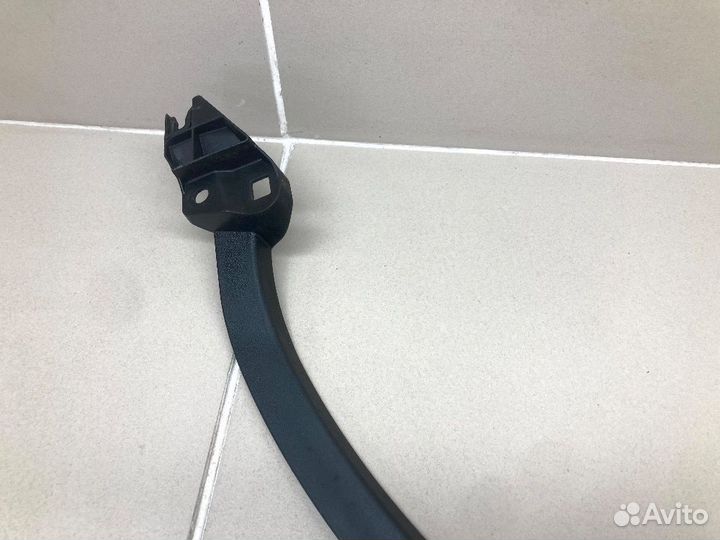 Накладка заднего лев крыла Toyota RAV4 2018—2025