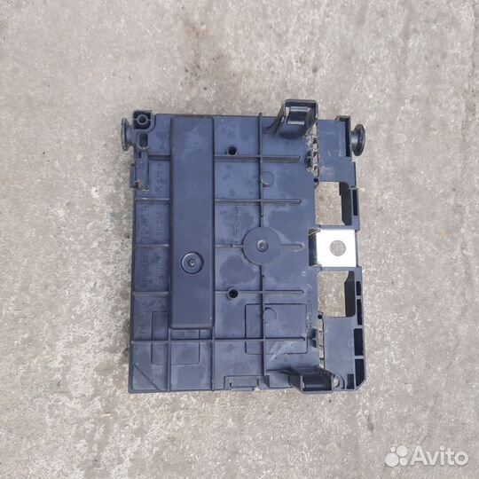 Блок предохранительный Peugeot 308