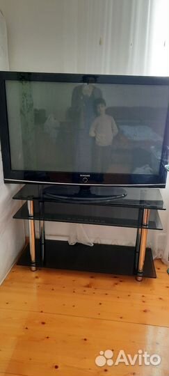 Телевизор и подставка