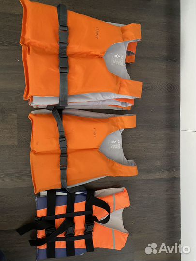 Спасательный жилет