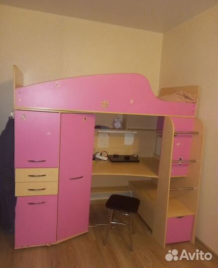 Кровать чердак со столом бу