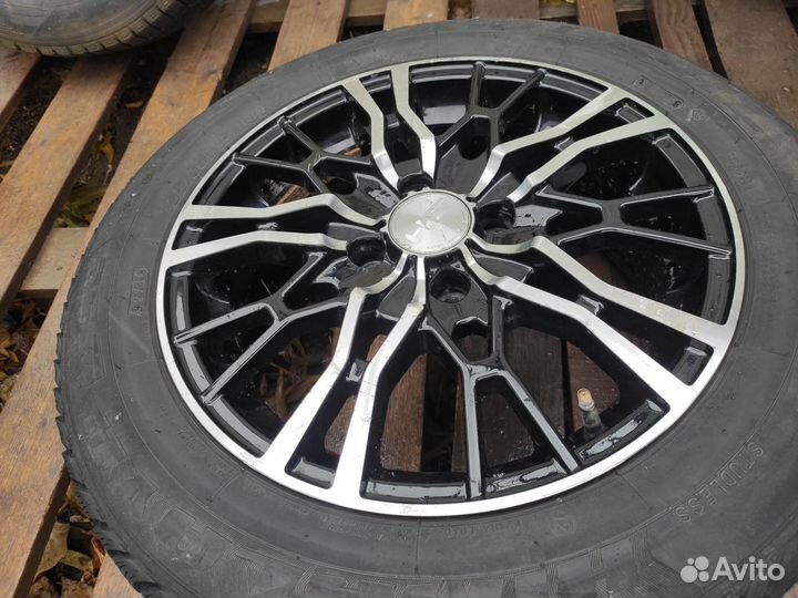 Зимняя резина на литых дисках 185*65*15