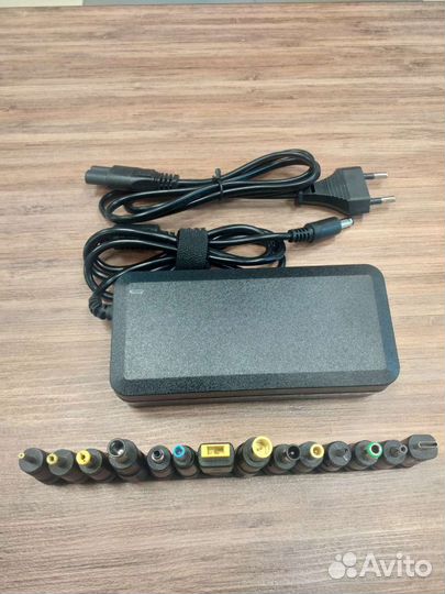 Блок питания с штекерами