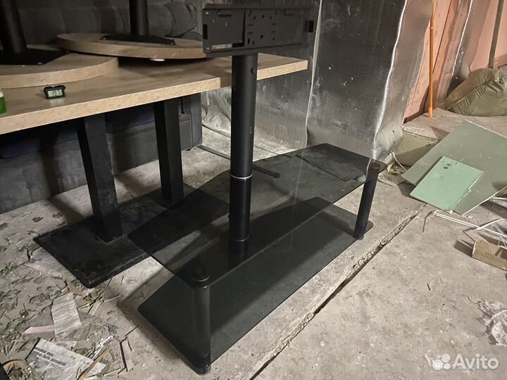 Тумба под тв из стекла