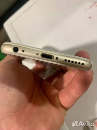 Телефон iPhone 6