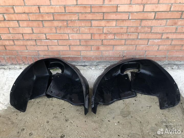 Подкрылки на лада веста