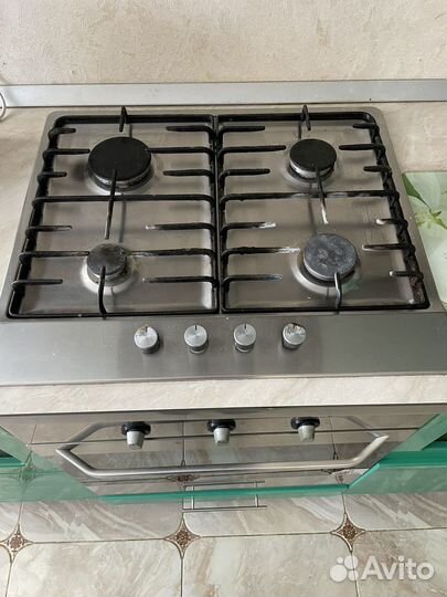 Плита газовая, духовой шкаф и вытяжка