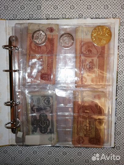 Альбом с монетами и банкнотами