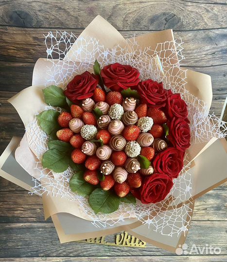 Клубника в шоколаде. Съедобный букет