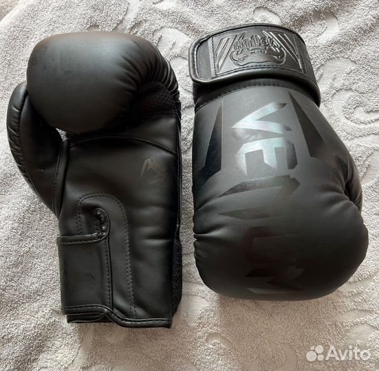 Боксерские перчатки 10 унций