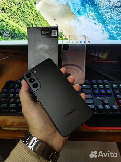 Samsung Galaxy S22+, 8/256 ГБ