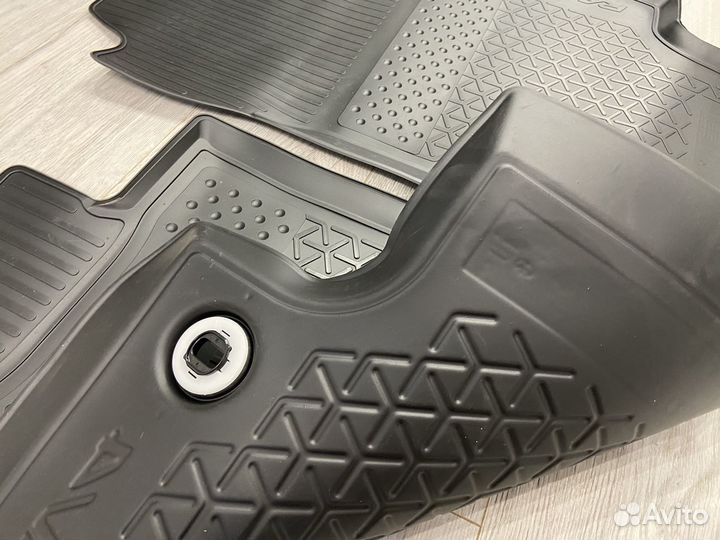 Оригинальные резиновые ковры Toyota Rav4