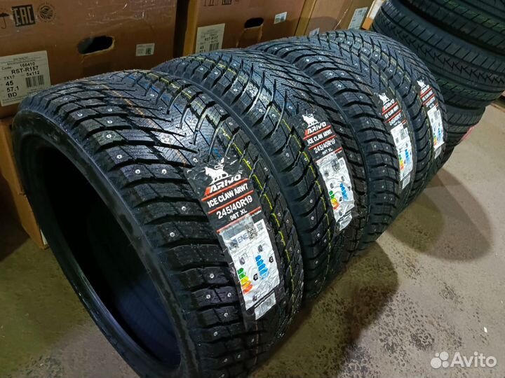 Arivo Ice Claw ARW7 245/40 R19 98T