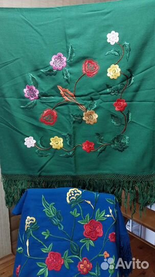 Платок ручной работы,шерсть,гладь 2х сторонняя