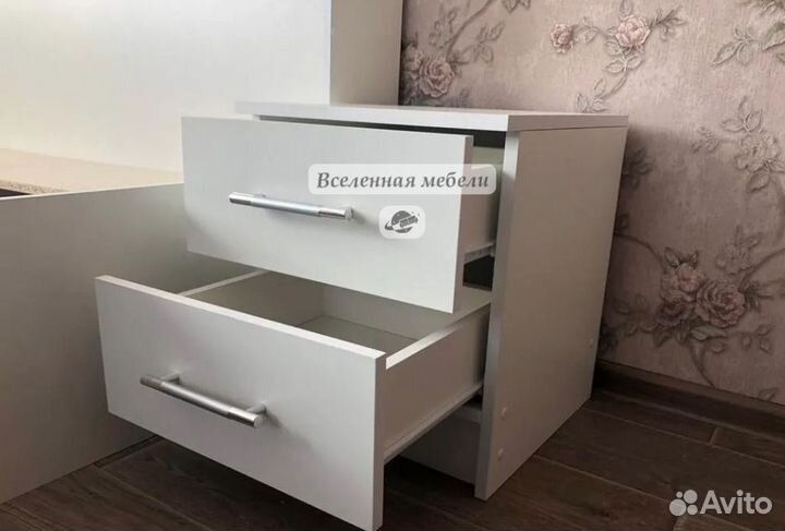 Тумбочка прикроватная