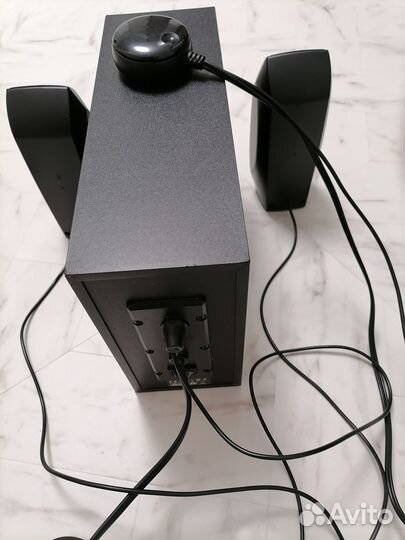 Logitech s-220,2 колонки,сабвуфер, проводной пульт