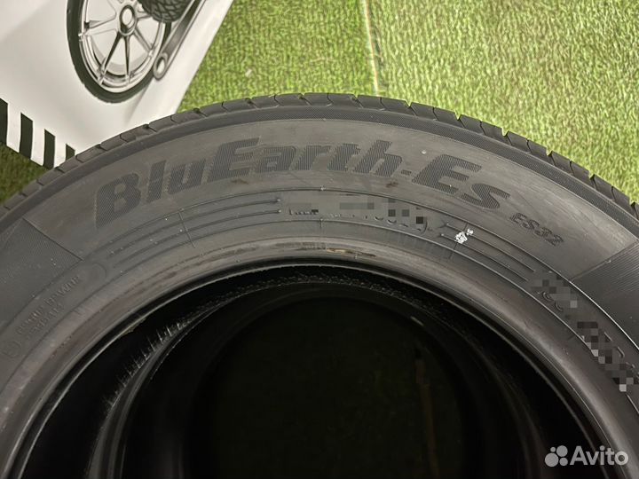 Yokohama Bluearth ES32 235/45 R17 97V