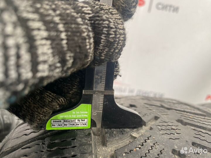 Goodyear UltraGrip Ice SUV 215/60 R17 103T