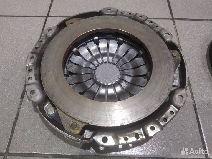 Сцепление. Рено Ниссан Двигатель F4R 2.0 л