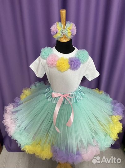Костюм нарядный на девочку