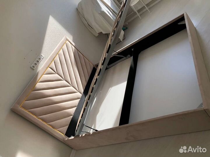 Кровать двуспальная. Гарантия 18 мес