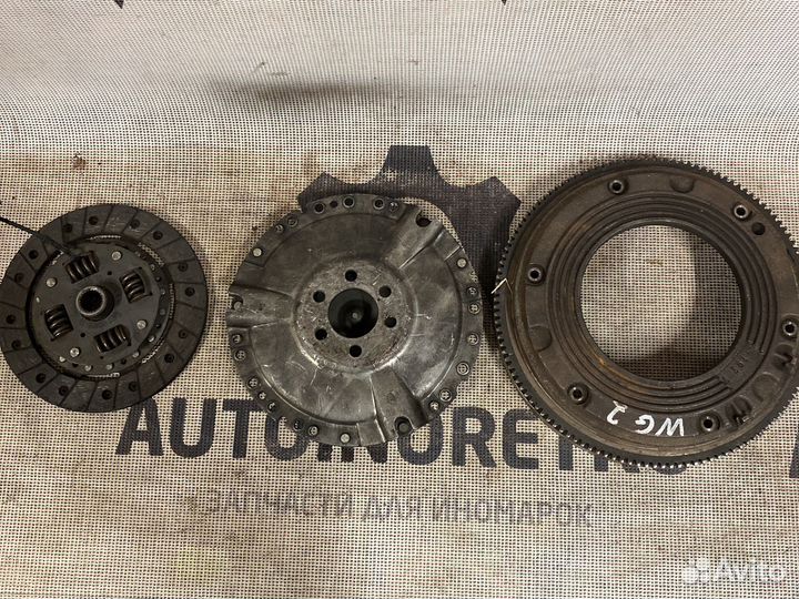 Комплект сцепления Volkswagen Golf 2 067105273B